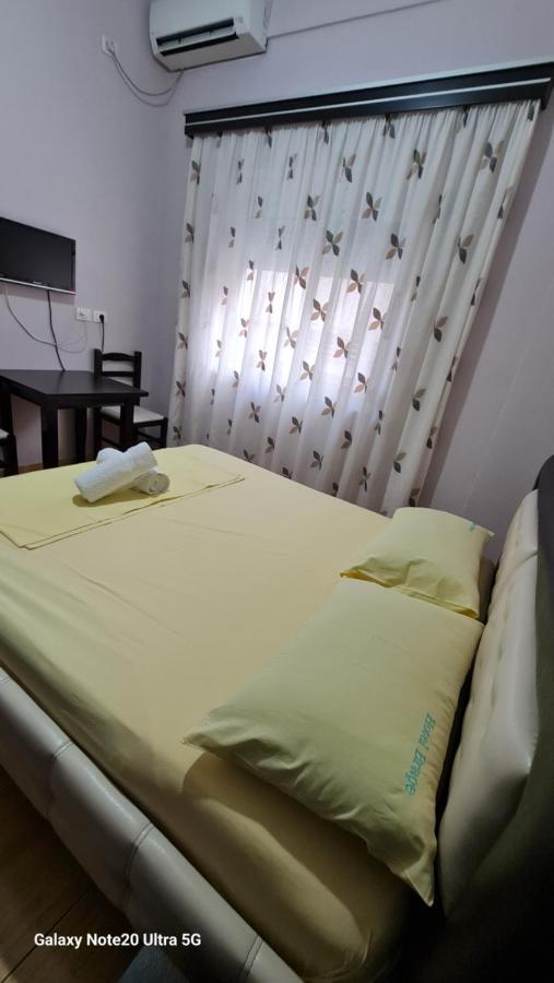 Brace Hotel *