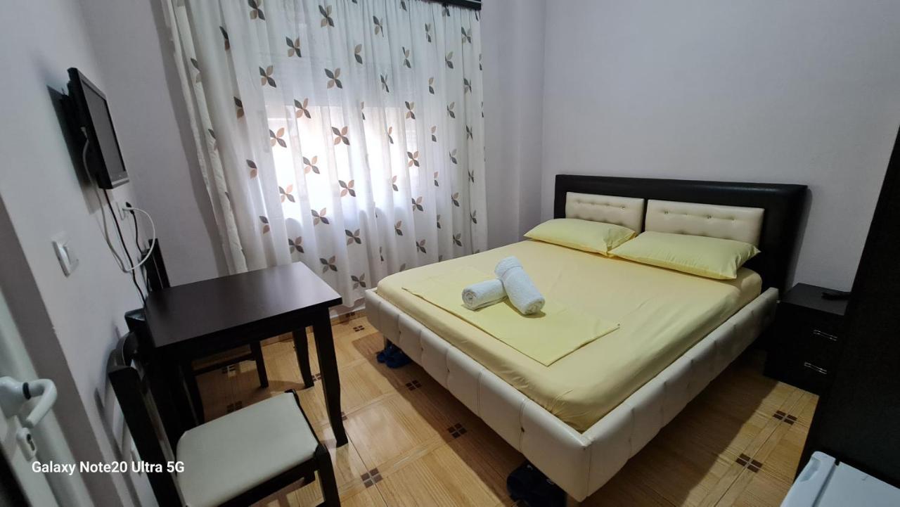 Brace Gjirokaster